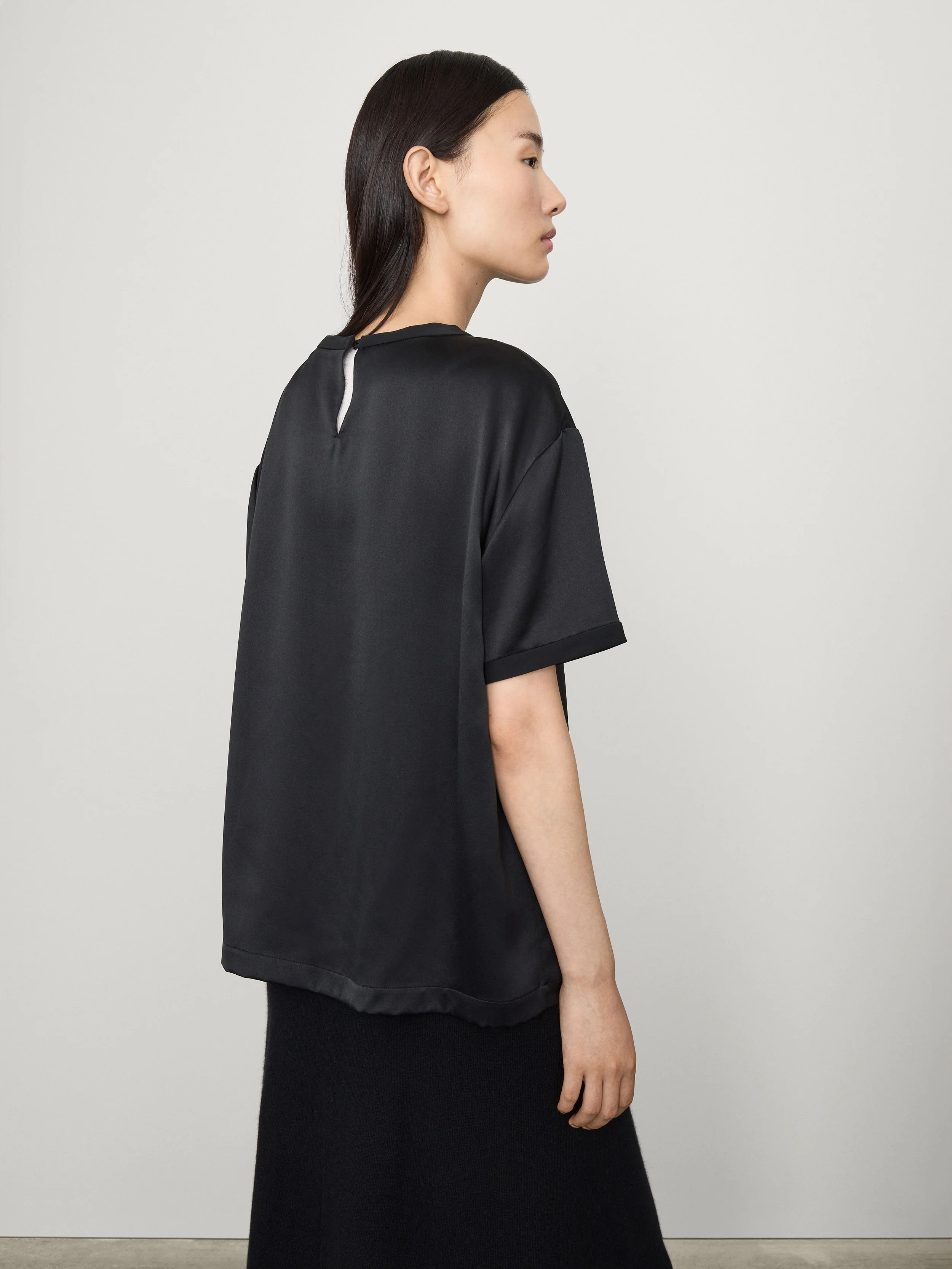Round Neck T-Shirt - Image 3