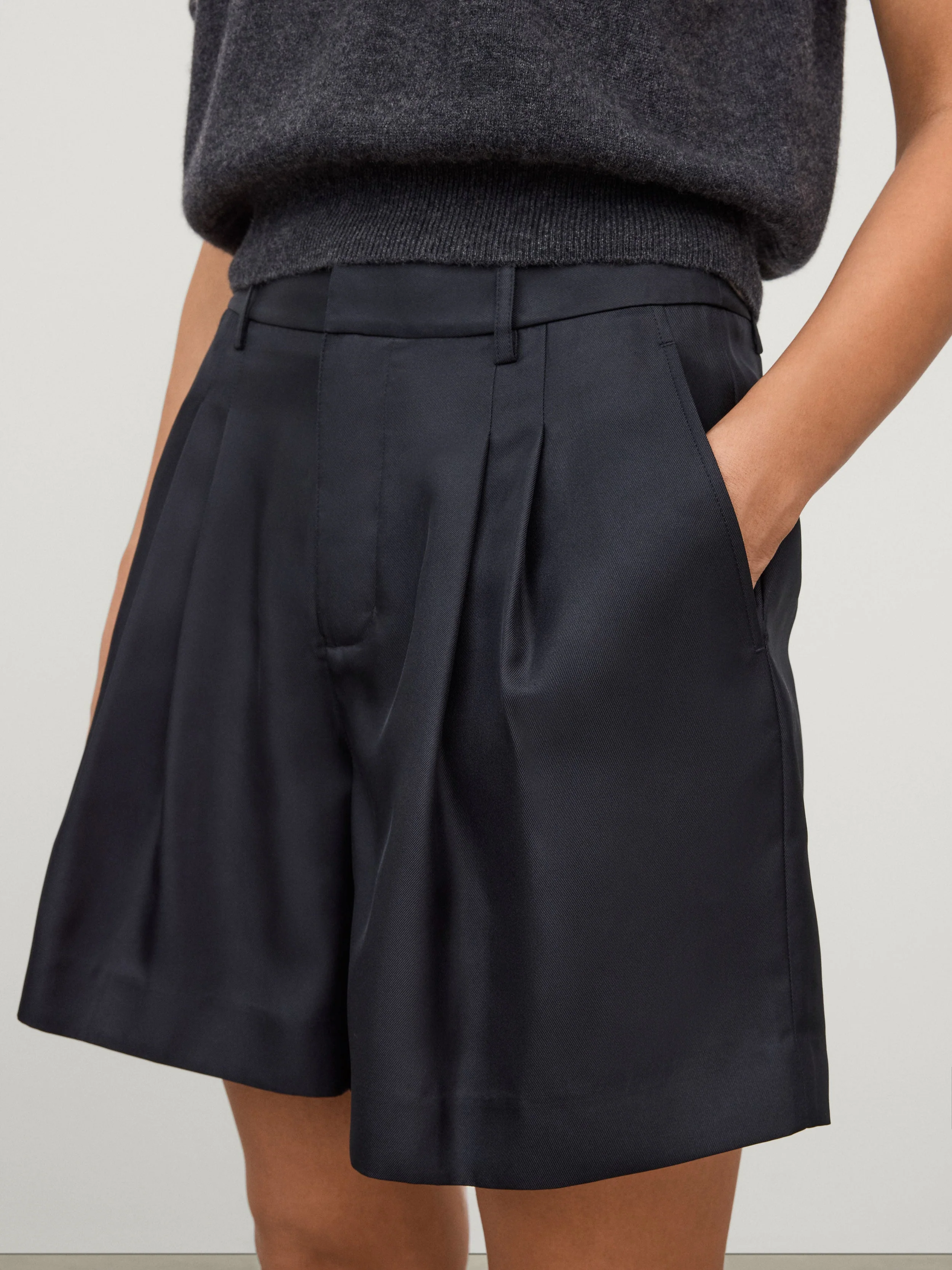 Tailored Wide Leg Shorts - Image 3