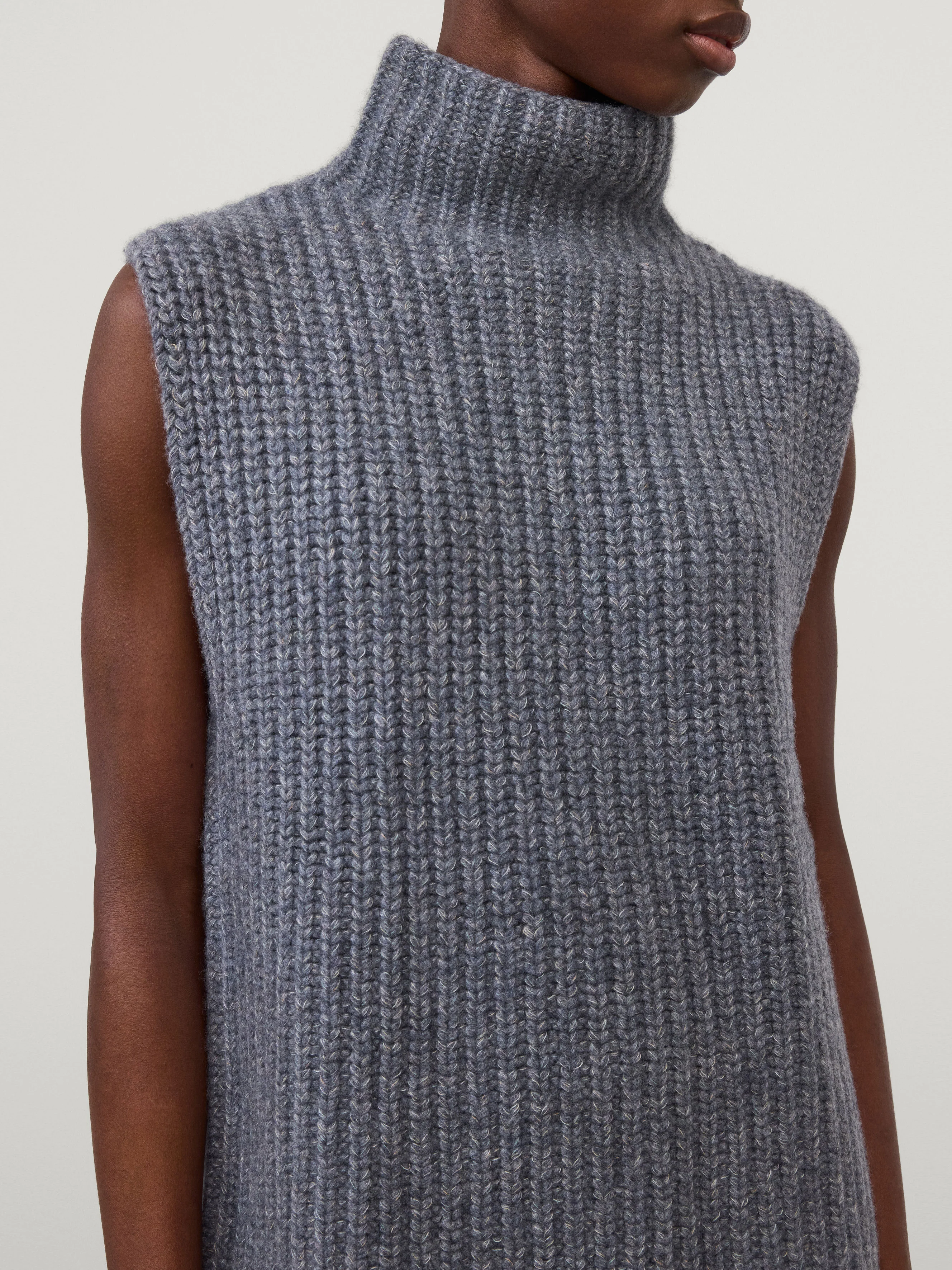 The Joceylne Vest - Image 3