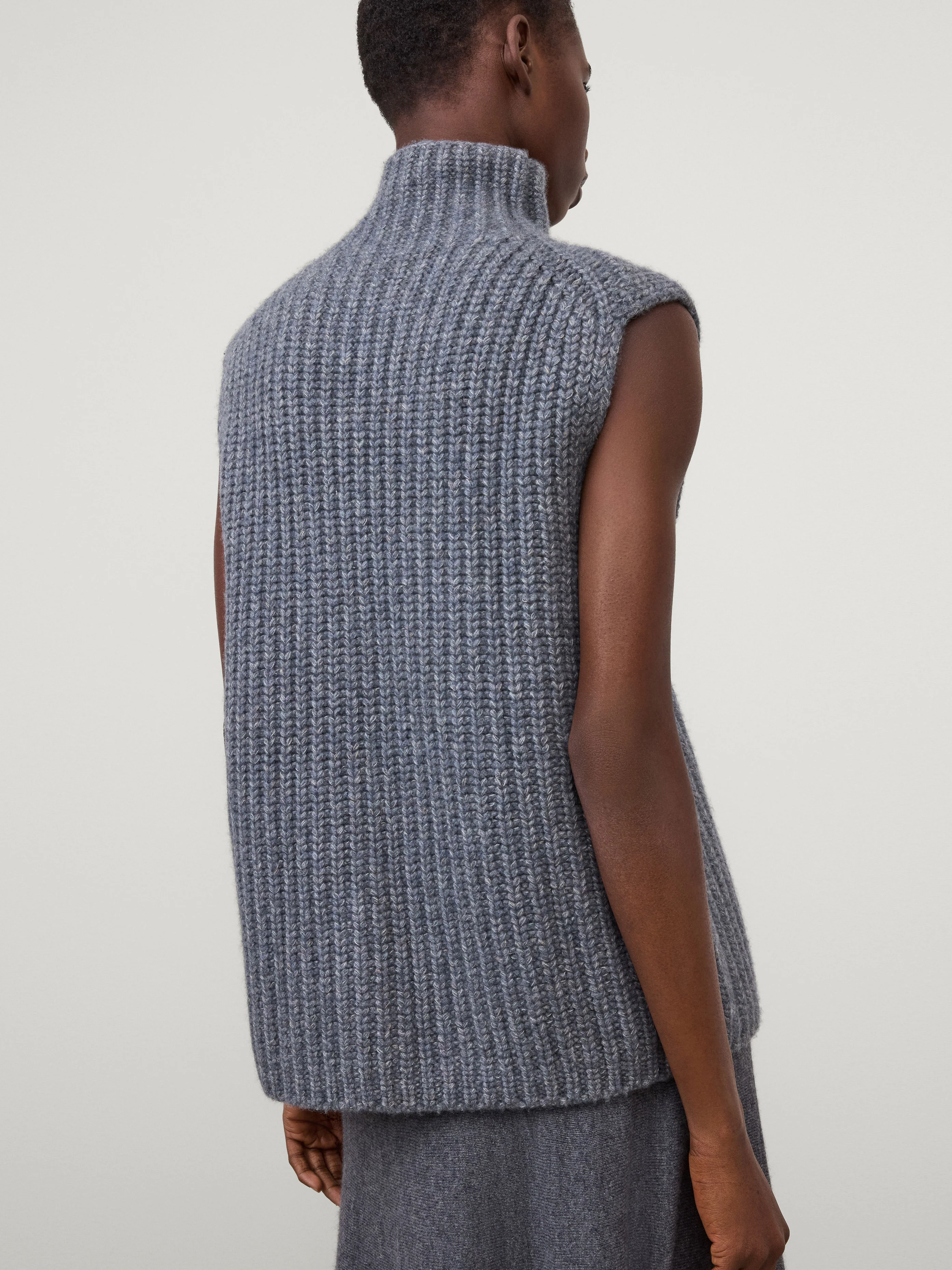 The Joceylne Vest - Image 4